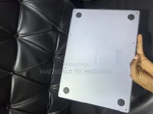 Laptop Apple MacBook Pro 2021 M1 32GB Apple M1 Pro SSD 1T