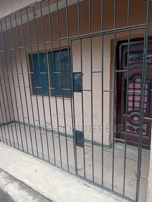 3bdrm Shared Apartment in Akintomide Street for rent