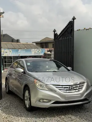 Hyundai Sonata Limited 2.0T Sedan (2.0L 4cyl 6A) 2013 Silver