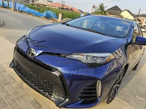 Toyota Corolla SE (1.8L 4cyl 2A) 2018 Blue