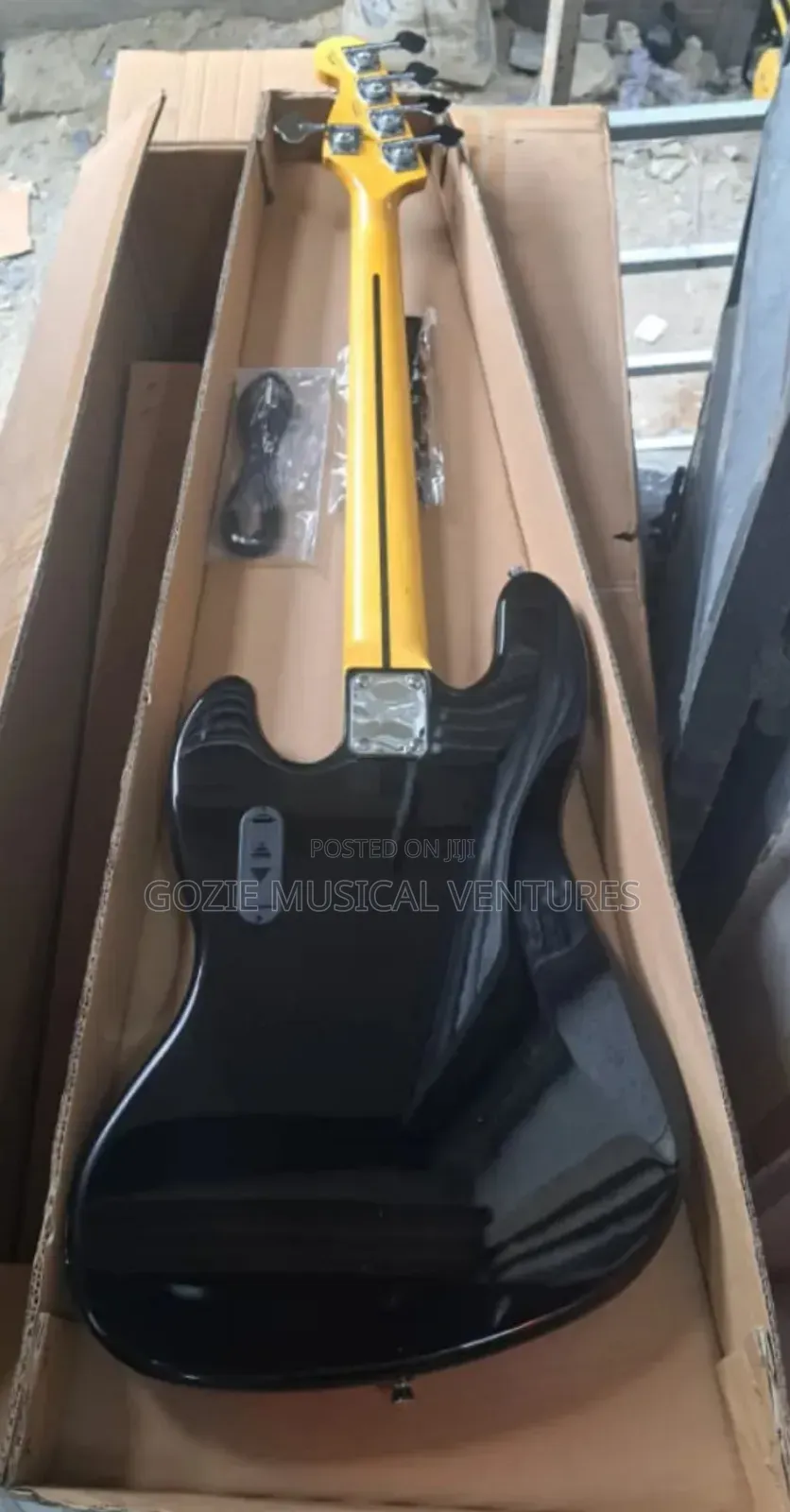 Fender Squier Jazz Bass 5-Strings Ative Black Colour