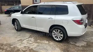 Toyota Highlander Hybrid 2010 White
