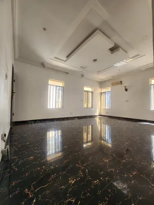 5bdrm Duplex in Chevron for rent
