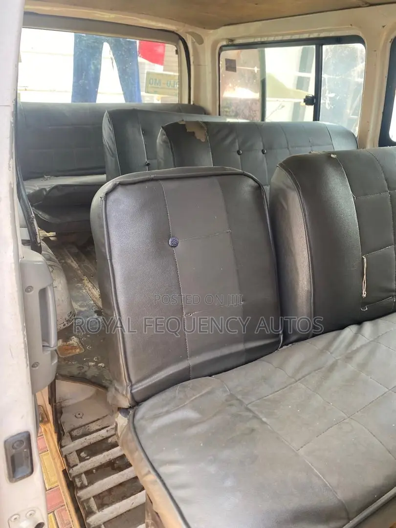 Toyota HiAce 2010 White
