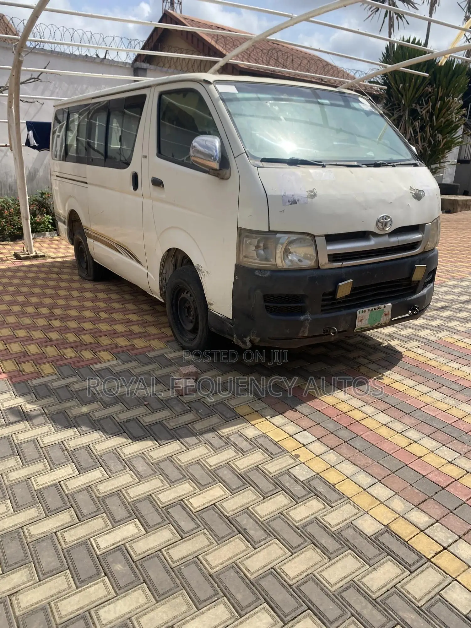 Toyota HiAce 2010 White