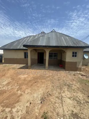 3bdrm Bungalow in Opposite Evergreen, Ilorin South for sale