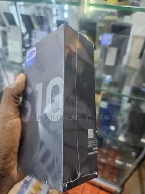 New Samsung Galaxy S10 128 GB Green