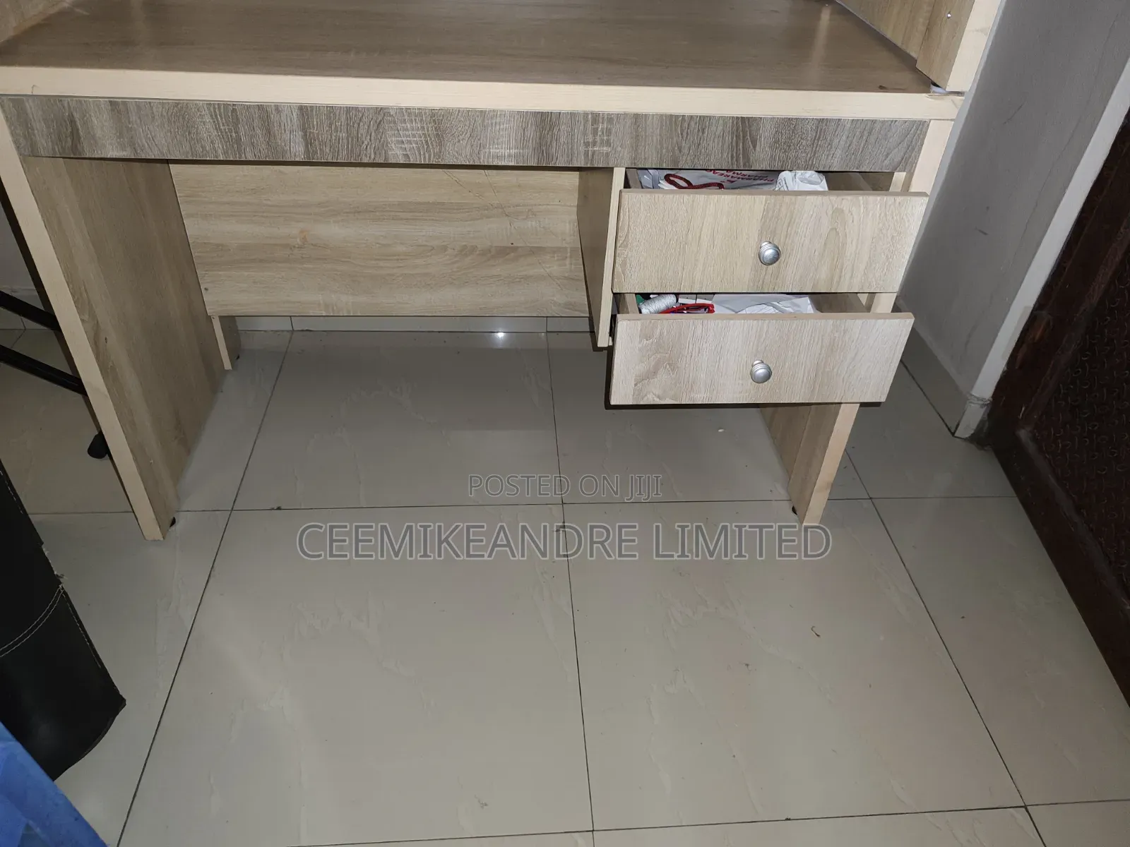 HDF Office Table