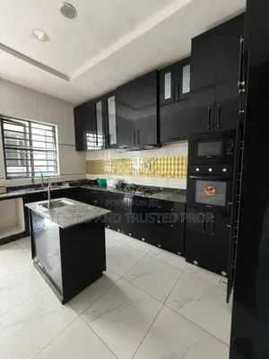 1bdrm Shared Apartment in Royal Pine 3, Chevron for rent