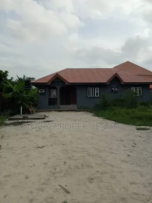 3bdrm Bungalow in New Rd, Awoyaya for rent