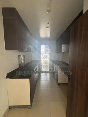 2bdrm Apartment in Blue Water, Lekki Phase 1 for rent