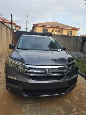 Honda Pilot Touring AWD 2018 Gray