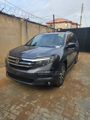 Honda Pilot Touring AWD 2018 Gray
