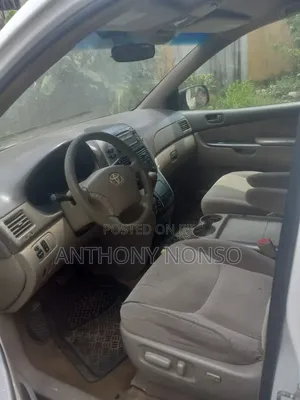 Toyota Sienna LE 2008 White