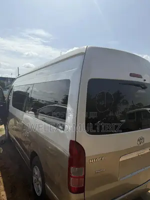 Toyota HiAce 2023