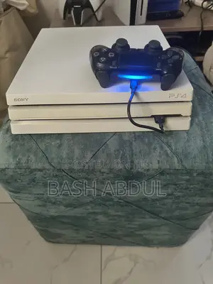 Playstation 4 Pro White