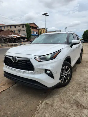 Toyota Highlander 2022 White