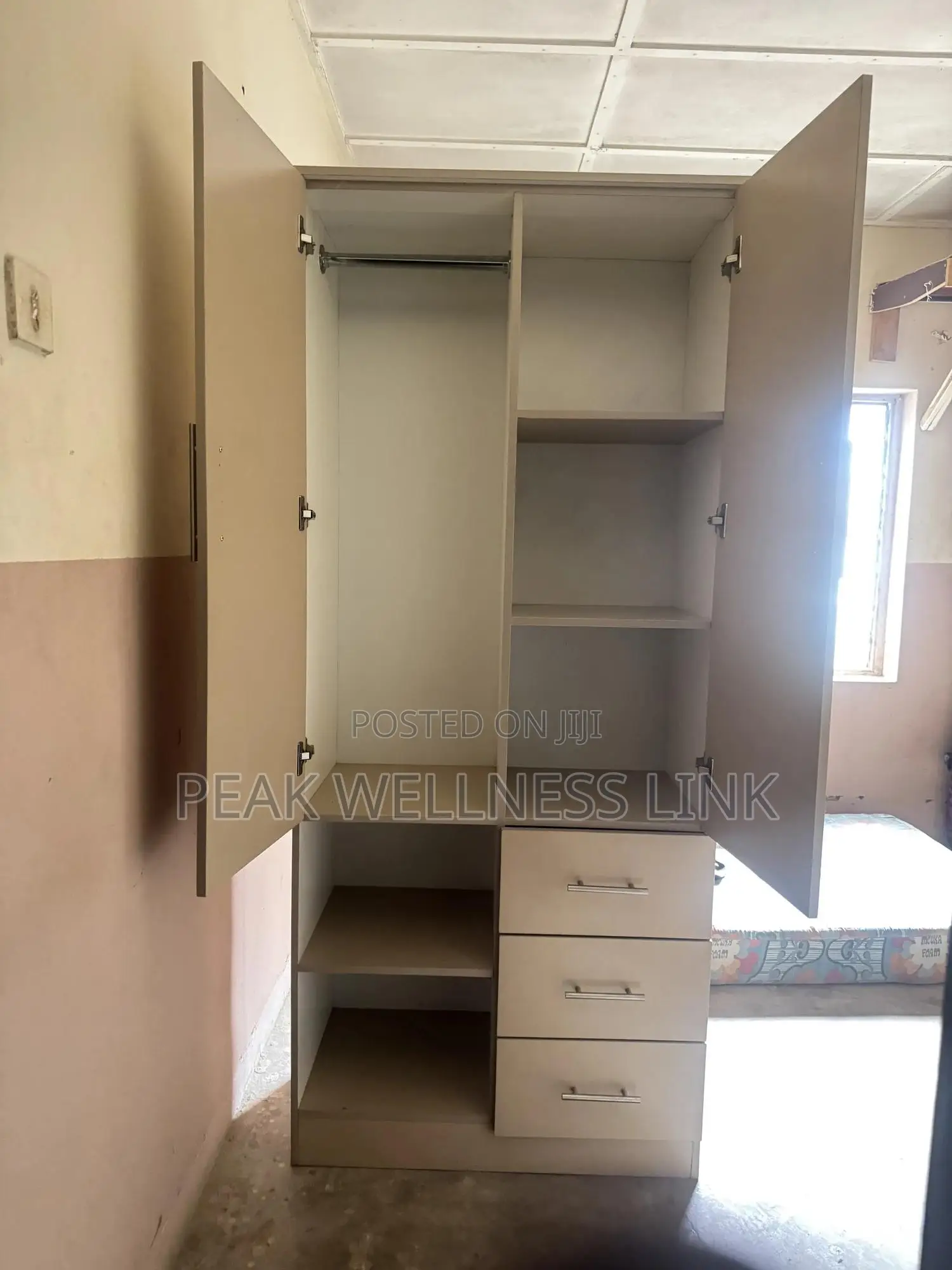 Wardrobe 6ft by 3ft