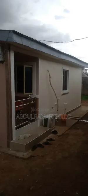 1bdrm Room & Parlour in Alafia Estate, Ifo for sale