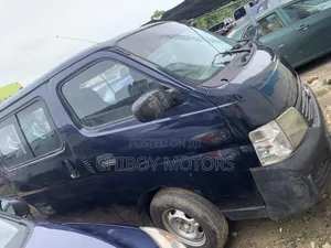 Nissan Caravan (Urvan) 2008 Blue