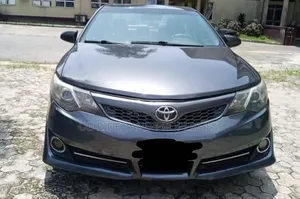 Toyota Camry SE 4dr Sedan (2.5L 4cyl 6A) 2013 Gray