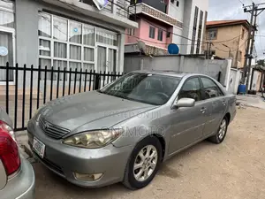 Toyota Camry XLE V6 4dr Sedan (3.0L 6cyl 5A) 2006 Gray
