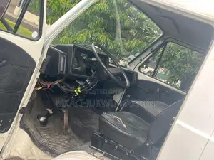 Volkswagen LT 1986 White