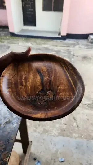 Wooden Flat Plates