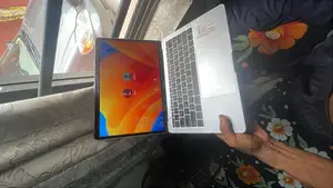 Laptop Apple MacBook Pro 2017 16GB Intel Core i5 SSD 512GB