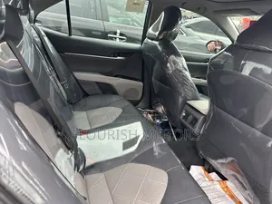 Toyota Camry XLE V6 FWD 2020 Gray