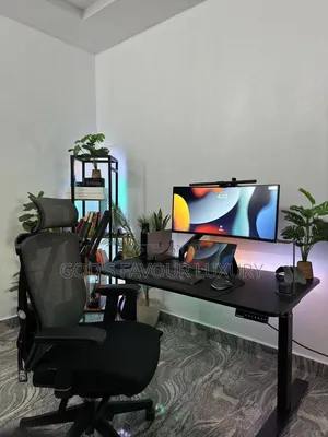 Electric Height Adjustable Gaming Table and Mesh Chair
