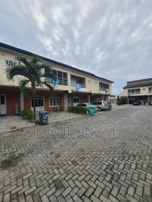 3bdrm Duplex in Phase4 By Peperoni, Lekki Gardens Estate for sale