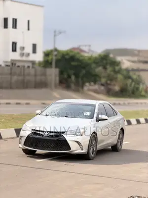 Toyota Camry SE 4dr Sedan (2.5L 4cyl 6A) 2015 Silver