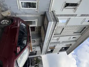 3bdrm Block of Flats in Rukpakulusi, Eliozu for rent