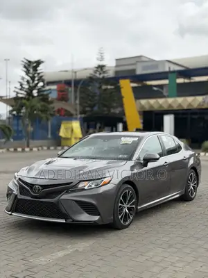 Toyota Camry SE 4dr Sedan (2.5L 4cyl 6A) 2017 Gray