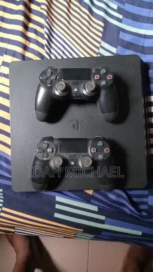 Neatly Used Ps4 Console With 2 Pads
