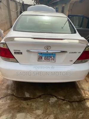 Toyota Camry LE V6 4dr Sedan (3.0L 6cyl 5A) 2006 White