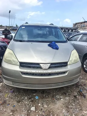 Toyota Sienna 2006 Gold