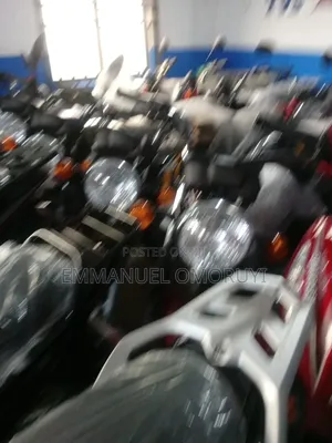 New Bajaj Avenger 150 Street 2025 Red