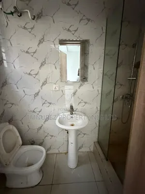 4bdrm Duplex in Chevron for rent