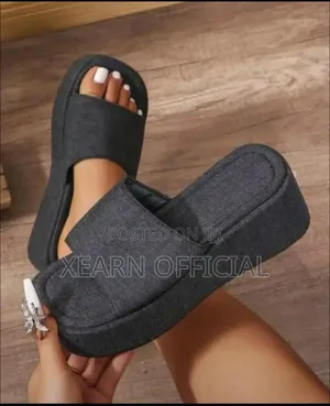 Xearn Premium Fashion Footwear