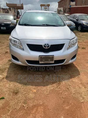 Toyota Corolla LE 4dr Sedan (1.8L 4cyl 4A) 2010 Silver
