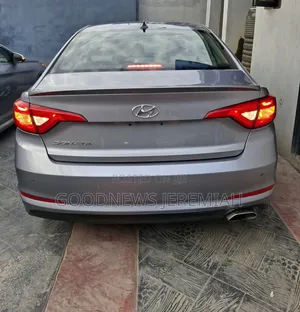 Hyundai Sonata Sport 2.0T Sedan FWD (2.0L 4cyl 6A) 2016 Gray