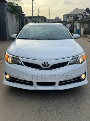 Toyota Camry SE 4dr Sedan (2.5L 4cyl 6A) 2012 White