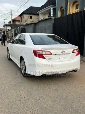 Toyota Camry SE 4dr Sedan (2.5L 4cyl 6A) 2012 White