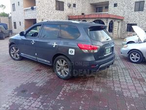 Nissan Pathfinder Platinum 4dr SUV (3.5L 6cyl CVT) 2014 Gray