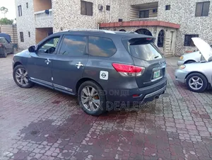 Nissan Pathfinder Platinum 4dr SUV (3.5L 6cyl CVT) 2014 Gray