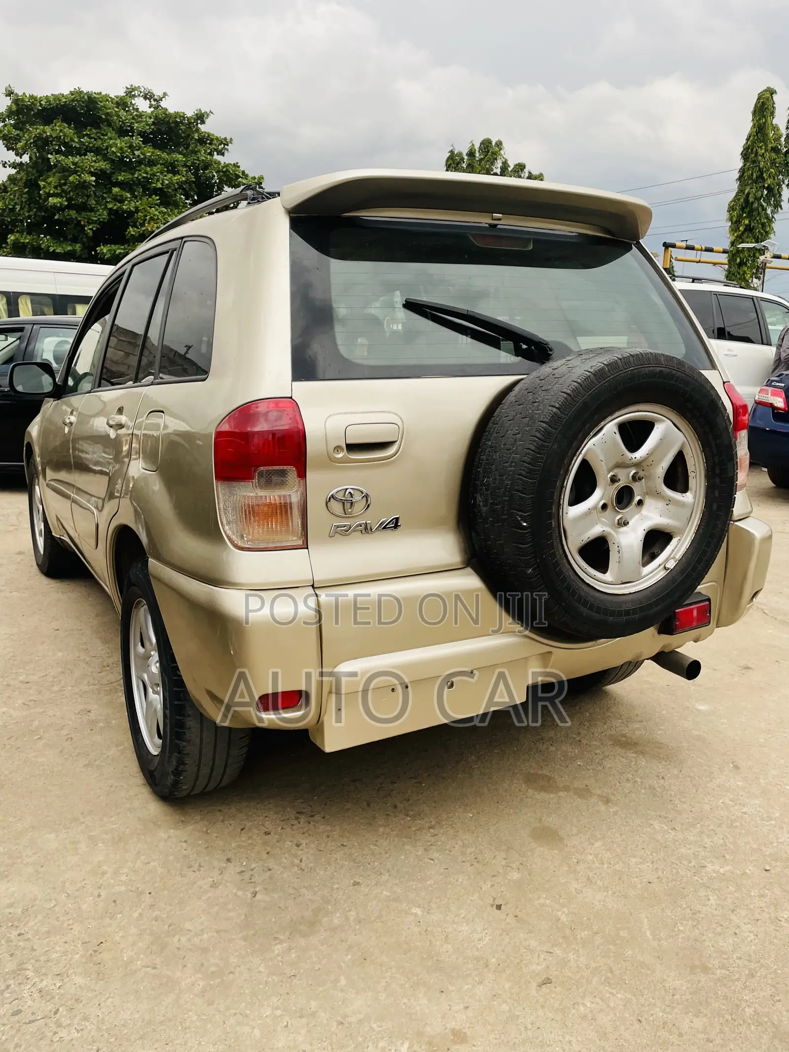 Toyota RAV4 Automatic 2003 Gold