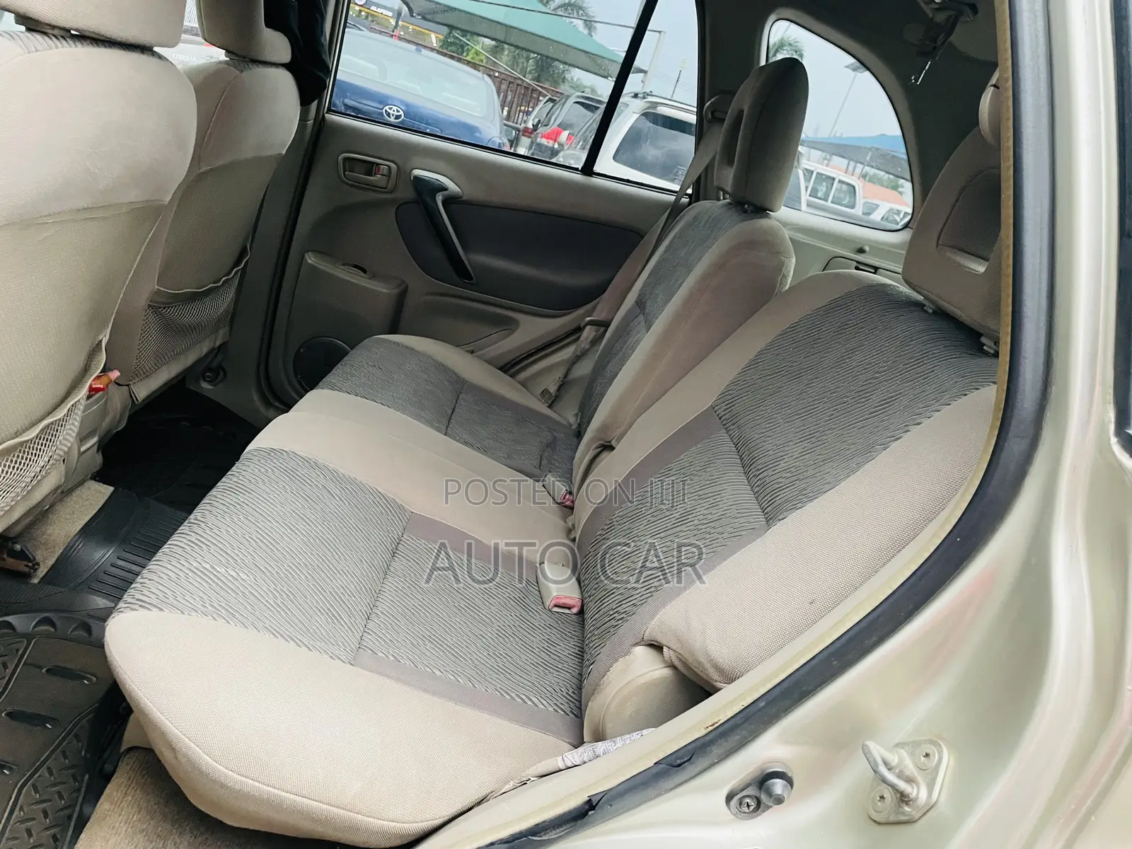 Toyota RAV4 Automatic 2003 Gold