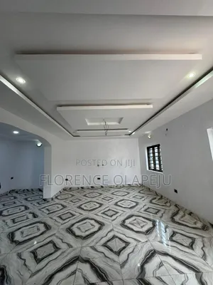 3bdrm Block of Flats in Okebadan Estate, Akobo for rent